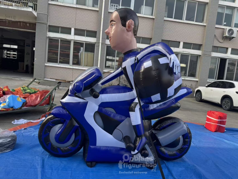 opblaasbare abraham pop op motor